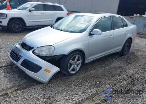 2008 Volkswagen Jetta Se/Sel from USA, damaged, VIN 3VWRM71K38M175935